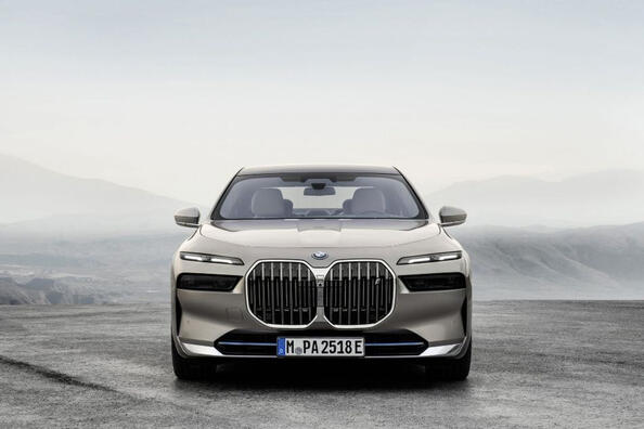 BMW i7: pregled paradne električne limuzine