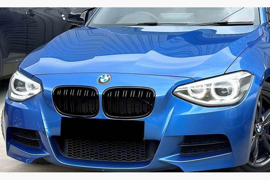 BMW serija 1 F20/F21 2011–2019 M-Look ledvični rešetki (2011-2014, črna visok sijaj) Image