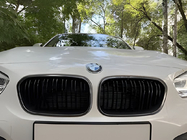 BMW serija 1 F20/F21 2011–2019 M-Look ledvične maske (2015-2019, sijajno črna s kromiranim robom) fotografija 1