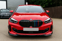 BMW serija 1 F40 2019–2024 M-Look ledvične rešetke (M-Color) fotografija 1