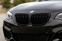 BMW serija 2 F22/F23 2014–2021 Ledvične rešetke M-Look (črni visok sijaj) fotografija 1