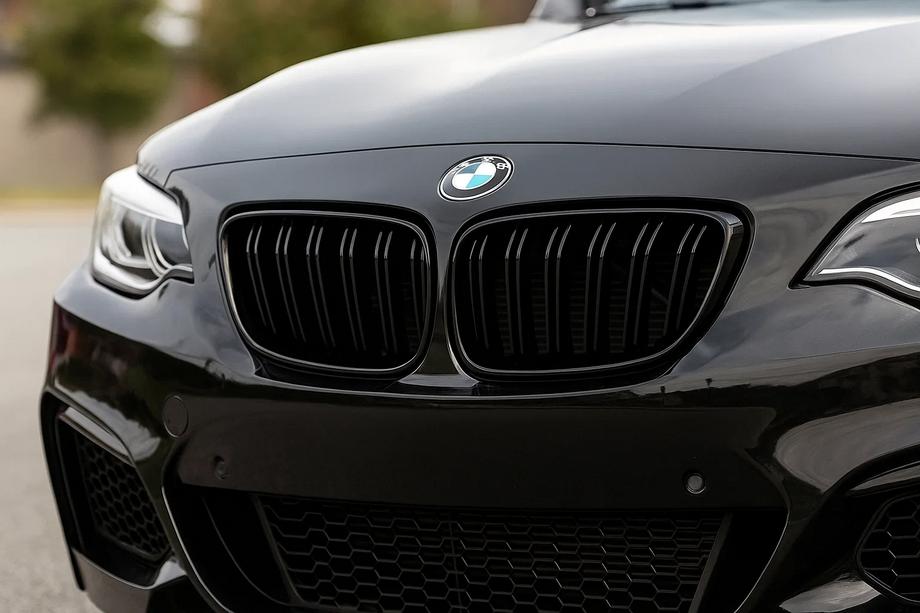 BMW serija 2 F22/F23 2014–2021 Ledvične rešetke M-Look (črni visok sijaj) Image