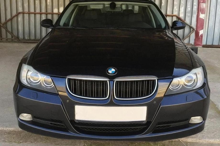BMW serija 3 E90/E91 2005–2011 M-Look ledvične rešetke (za E-90/91 2005-2008, črna sijaj s krom obrobo) Image