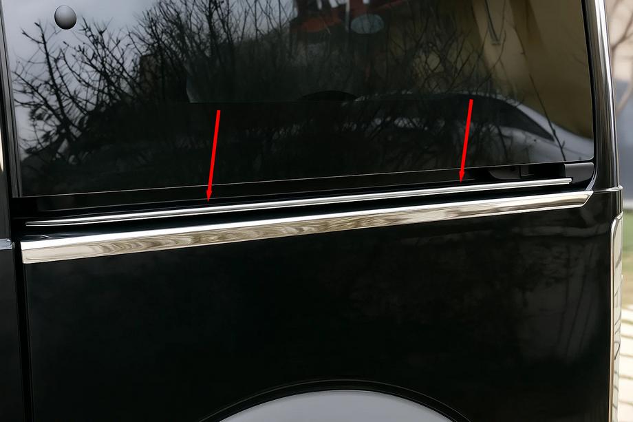 Ford Connect 2010–2013 Okrasne letve za vodilo drsnih vrat (2 kosa, nerjavno jeklo) Image