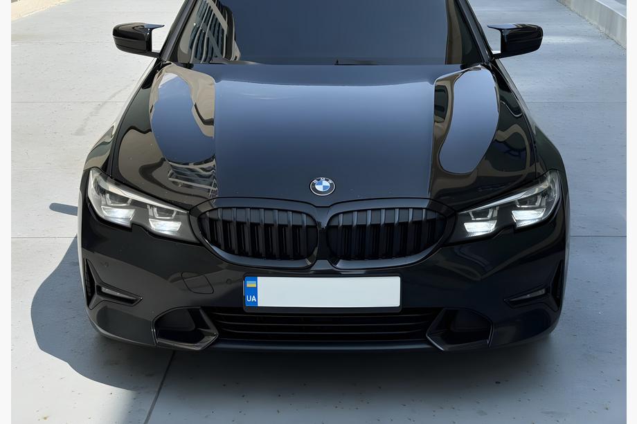 BMW serija 3 G20/G21 2018– Ledvične rešetke 1 Bar (2018-2022, sijajno črna) Z mestom za kamero Image