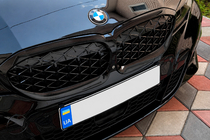 BMW serija 3 G20/G21 2018– Ledvične maske Diamond Black (2018-2022, črn rob) fotografija 1