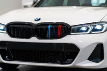 BMW serija 3 G20/G21 2018– Ledvične rešetke M-Look (2022+, M-Color) fotografija 1