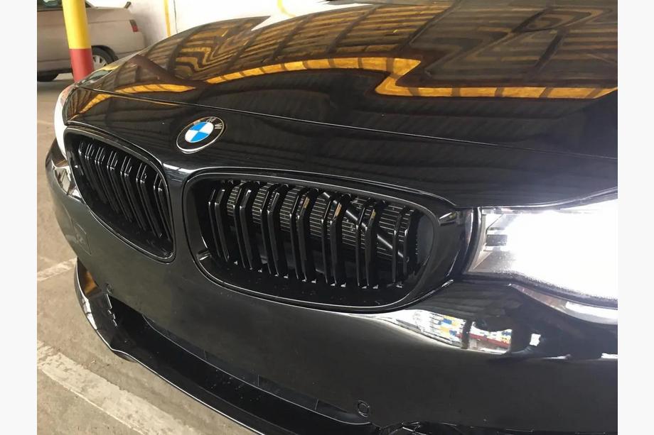 BMW serija 3 F34 2013–2020 M-Look ledvičke (sijajno črna) Image