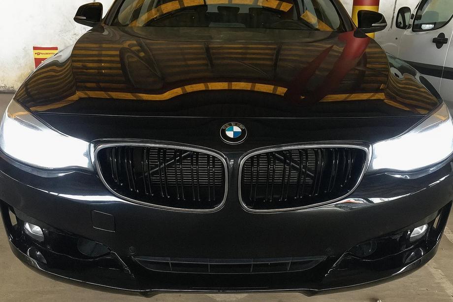 BMW serija 3 F34 2013–2020 M-Look ledvični rešetki (črni sijaj s krom obrobo) Image