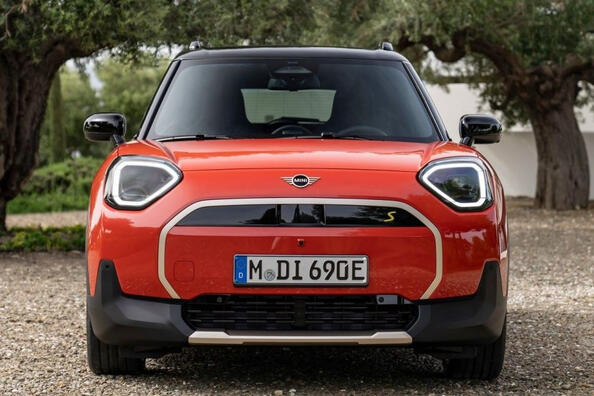 Preizkus električnega crossoverja MINI Aceman