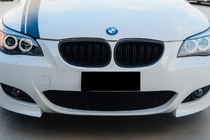 BMW Serija 5 E60/E61 2003–2010 M-Look ledvički (mat črna) fotografija 1