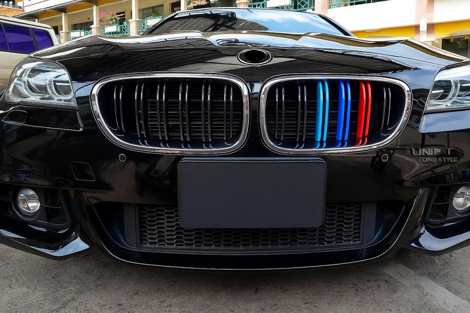 BMW serija 5 F10/F11 2010–2016 Ledvične rešetke M-Look (M-Color s kromiranim robom) Fotografija 1