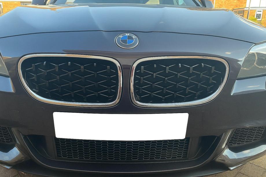 BMW serija 5 F10/F11 2010–2016 Ledvični rešetki Diamond Black (kromiran okvir) Image