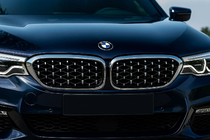 BMW serija 5 G30/G31 2017–2023 Ledvična maska Diamond Silver V1 (2017-2020, krom obroba) fotografija 1