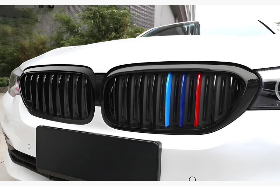 BMW serija 5 G30/G31 2017–2023 Ledvična maska 1 Bar (2017-2020, M-Color) Image