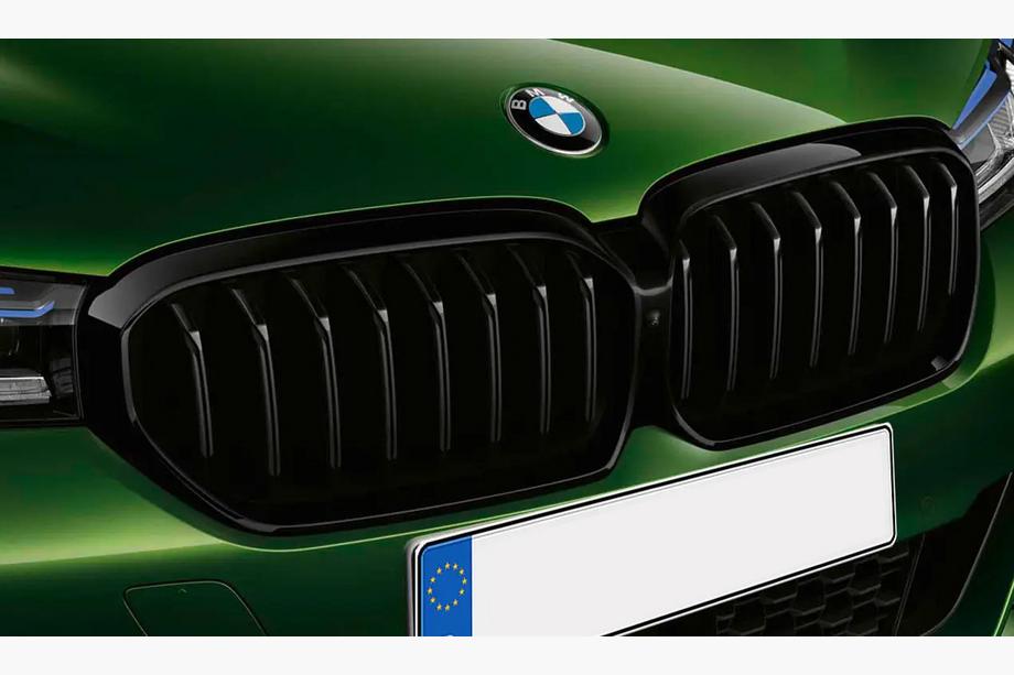 BMW serija 5 G30/G31 2017–2023 Ledvične maske 1 Bar (2021+, sijajno črna) Fotografija 1