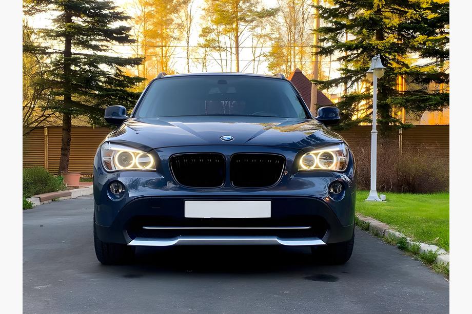 BMW X1 E84 2009–2015 Ledvične rešetke M-Look (črni visok sijaj) Image
