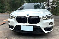 BMW X1 F48 2015–2022 M-Look ledvičke (2015-2019, črna visok sijaj) fotografija 1