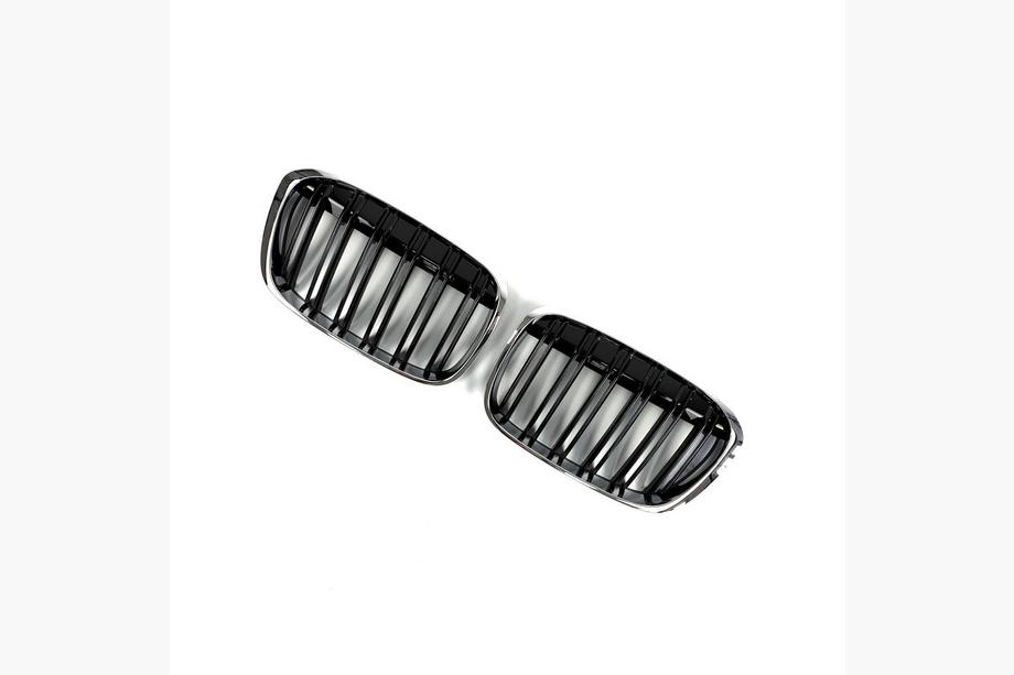 BMW X1 F48 2015–2022 M-Look ledvične maske (2015-2019, sijajno črna s kromiranim robom) Fotografija 3