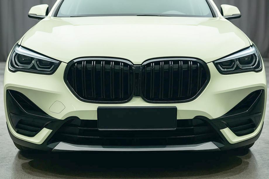 BMW X1 F48 2015–2022 Ledvičke M-Look (2020-2022, sijaj črna) Image