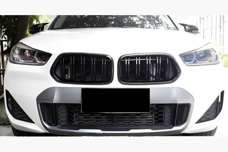 BMW X2 F39 2018–2023 Ledvične rešetke M-Look (črni visok sijaj) Image