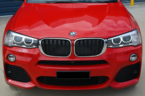 BMW X4 F26 2014–2018 M-Look ledvični rešetki (črni sijaj s krom obrobo) fotografija 1