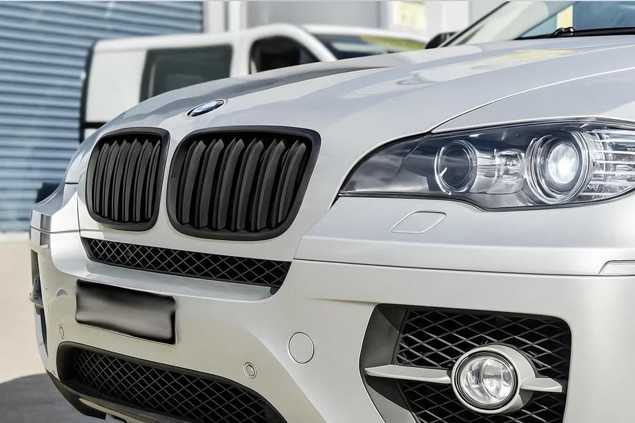 BMW X5 E70 2007–2013 M-Look ledvički (mat črna) Image
