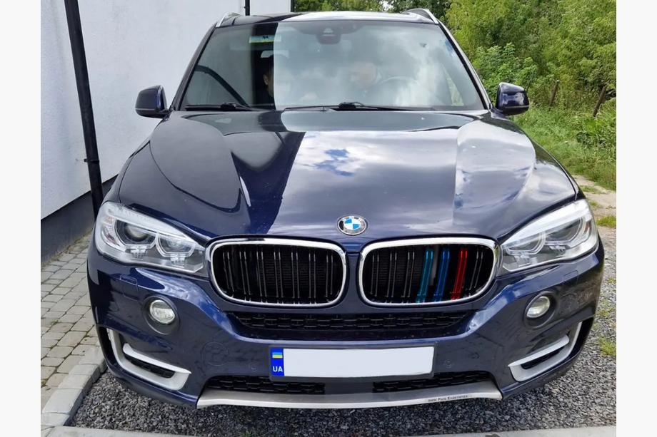 BMW X5 F15 2013–2018 Ledvične rešetke M-Look (M-Color s kromiranim robom) Image
