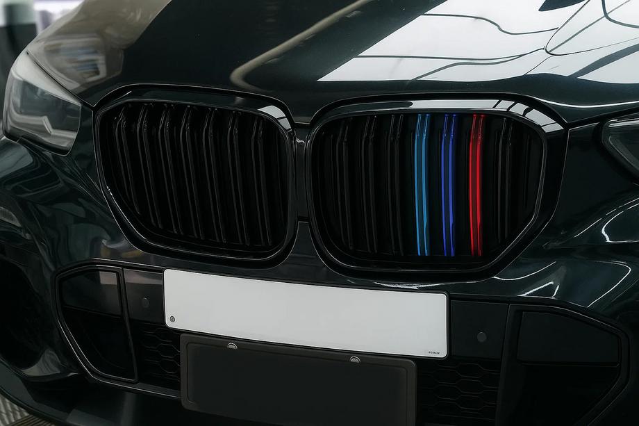 BMW X5 G05 2019–2026 Ledvične rešetke M-Look (2019-2022, M-Color) Image