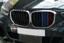 BMW X5 G05 2019–2026 Ledvične rešetke M-Look (2019-2022, M-Color s kromiranim okvirjem) fotografija 1