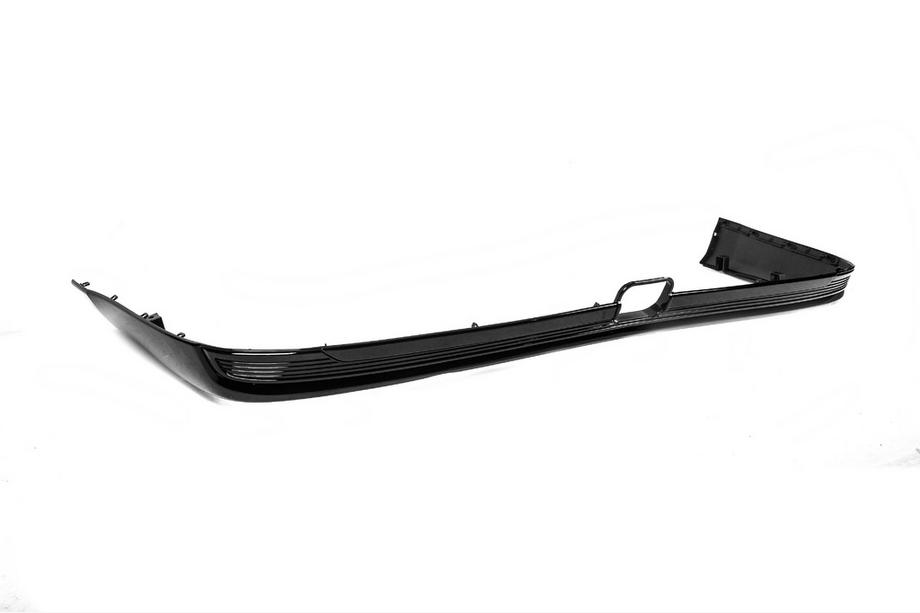 Toyota Land Cruiser 200 2007–2021 Zadnji difuzor – obloga brez kroma 2016-2021 (Executive 2019/2021, za vlečno kljuko) Fotografija 6