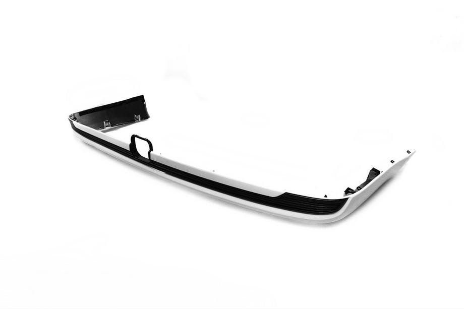 Toyota Land Cruiser 200 2007–2021 Zadnji difuzor – obloga brez kroma 2016-2021 (Executive 2019/2021, za vlečno kljuko) Fotografija 9