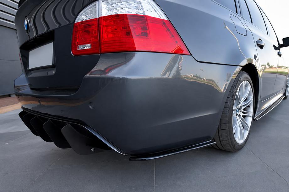 BMW Serija 5 E60/E61 2003–2010 Zadnji FLAP dodatki DPT (črni sijaj) Fotografija 2