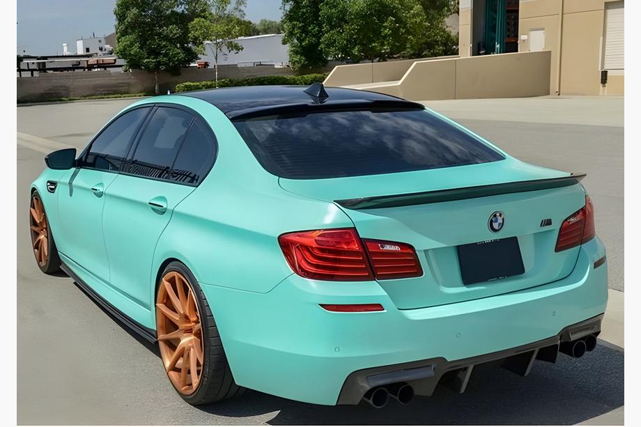 BMW serija 5 F10/F11 2010–2016 M4-Style V2 spojler za prtljažnik (za F10, črn sijaj) Image