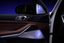BMW X5 G05 2019–2026 Komplet okrasnih letvic z osvetlitvijo Bowers&Wilkins fotografija 5