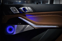 BMW X5 G05 2019–2026 Komplet okrasnih letvic z osvetlitvijo Bowers&Wilkins fotografija 4