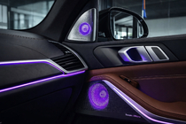 BMW X5 G05 2019–2026 Komplet okrasnih letvic z osvetlitvijo Bowers&Wilkins fotografija 3