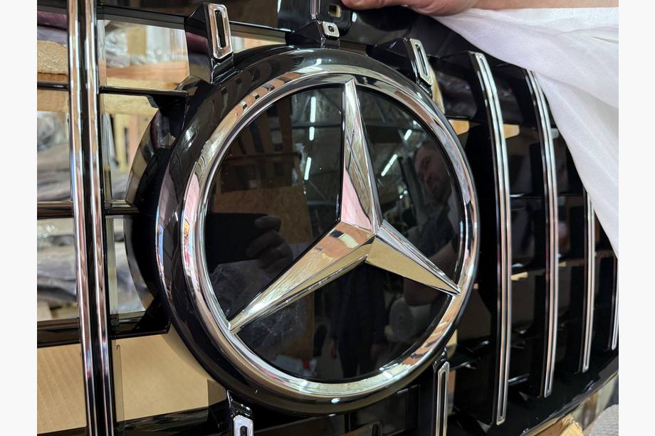 Mercedes Sprinter W907/W910 2018– Sprednja emblem (OEM) Fotografija 1