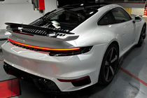 Porsche 911 (992) 2018– Zadnje luči (dimljeno črne) fotografija 1