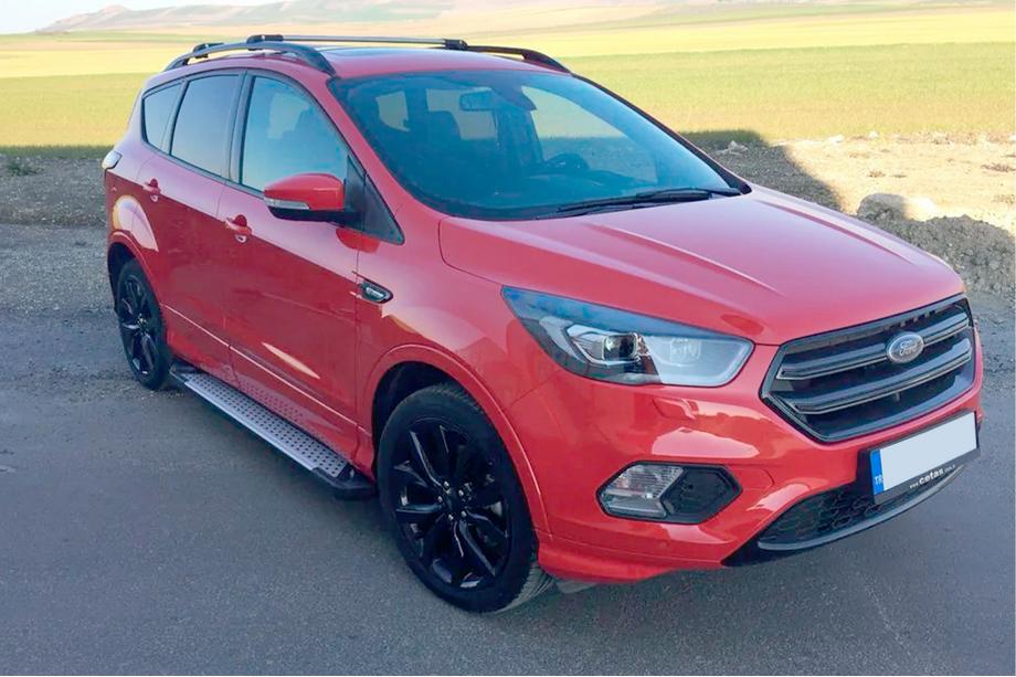 Ford Kuga/Escape 2013–2019 Stranske stopnice Allmond Grey (2 kos, aluminij) Z lakiranimi vratnimi ploščami Fotografija 10