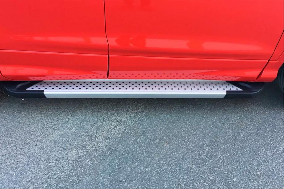 Ford Kuga/Escape 2013–2019 Stranske stopnice Allmond Grey (2 kos, aluminij) Z lakiranimi vratnimi ploščami Fotografija 6