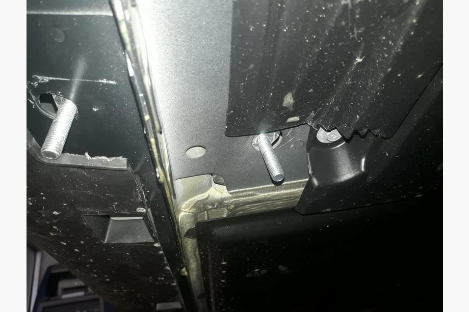 Ford Kuga/Escape 2013–2019 Stranske stopnice Allmond Grey (2 kos, aluminij) Z lakiranimi vratnimi ploščami Fotografija 12