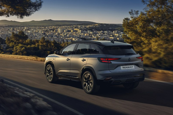 Renault Austral 2025: pregled prenovljenega križanca s francoskim šarmom Fotografija 3