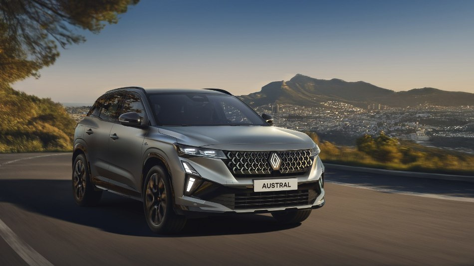 Renault Austral 2025: pregled prenovljenega križanca s francoskim šarmom