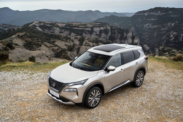 Nissan X-Trail e-Power (T33): pregled hibridnega crossoverja
