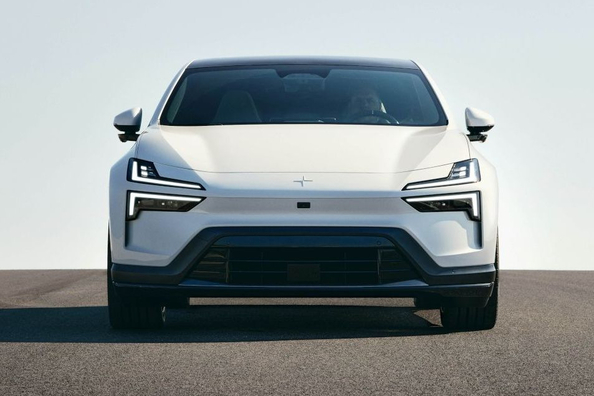 Test Polestar 4: električni kupejevski križanec z značajem