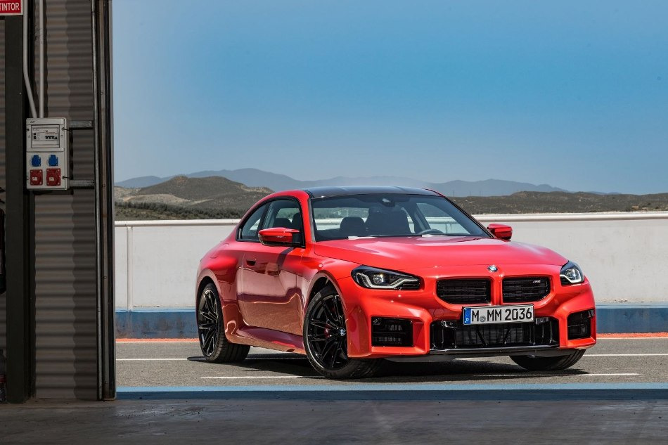 BMW M2 Coupe (G87) 2025: Pregled kompaktnega zmogljivega kupeja