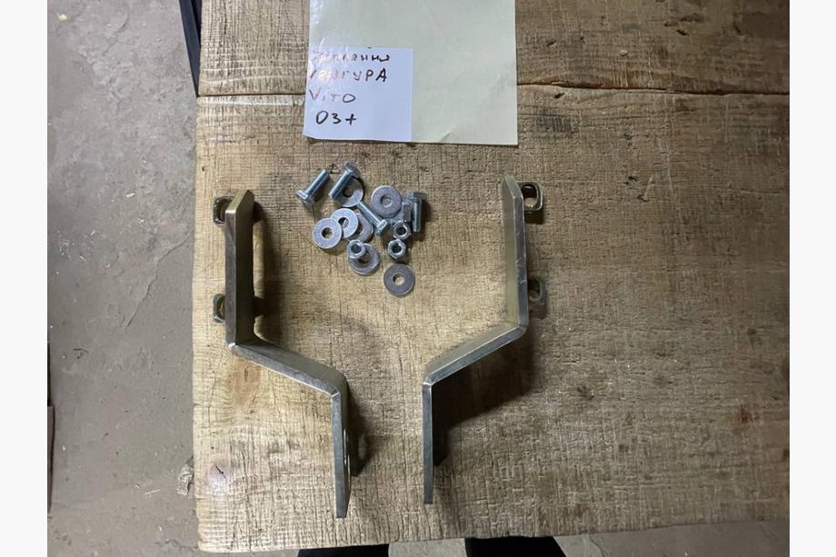 Mercedes Vito W639 2004–2014 Nosilci za bullbar Image