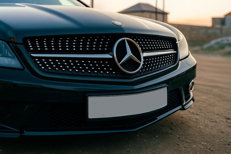 Mercedes SL R230 2001–2011 Sprednja maska Diamond Black (2008-2011) Image
