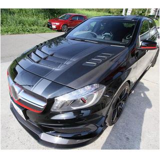 Pokrov motorja (karbon) fotografija 2